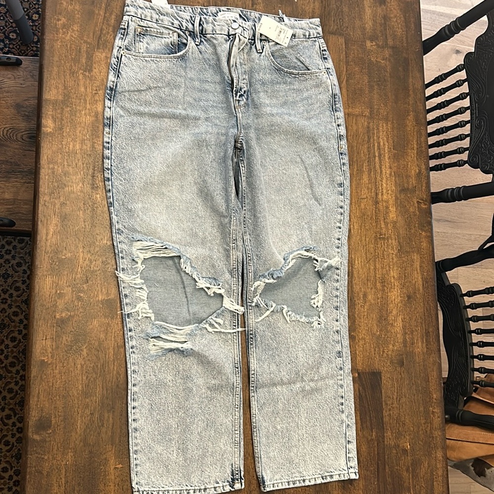 NWT Good American High Rise Distressed Denim